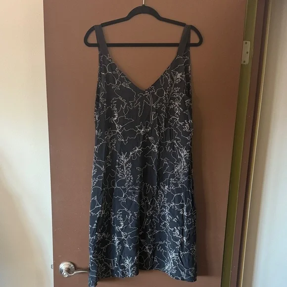 Black Floral lightweight Slip dress - Picture 1 of 4